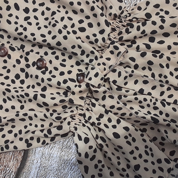 SOLD Dressy top - Picture 2 of 4